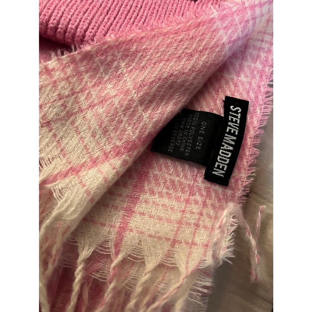 NWT Steve Madden Scarf and hat set 20 x 68 inches - Picture 3 of 3